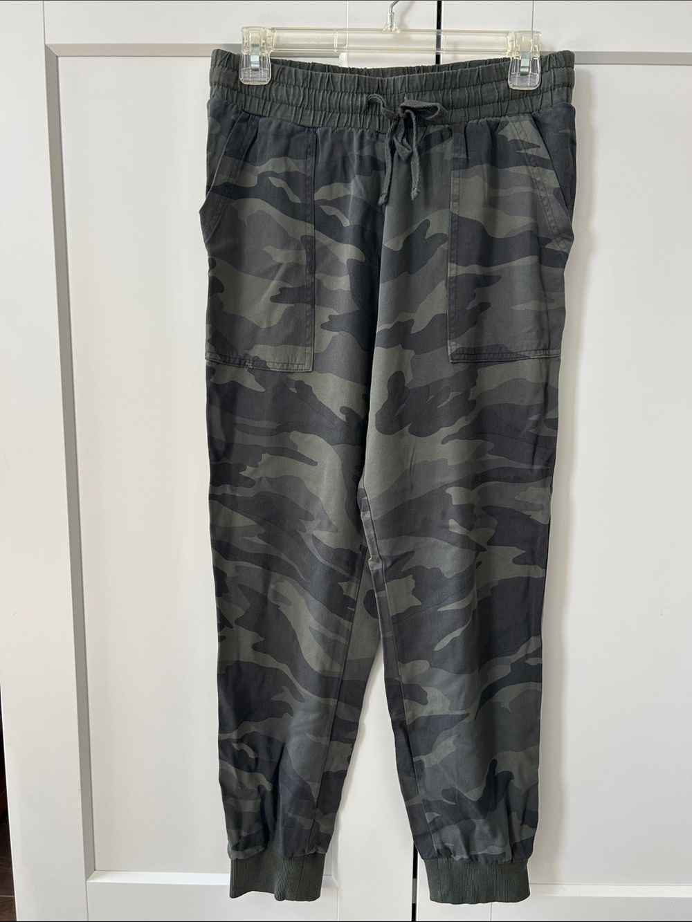 Splendid Women’s Camo Jogger Pants - Green/Black
